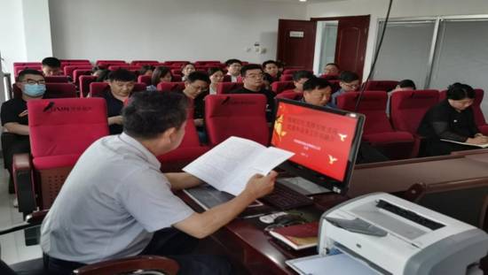 “精確定位，發(fā)揮引領(lǐng)，實(shí)現(xiàn)黨建和業(yè)務(wù)工作雙融合”主題黨課活動(dòng)